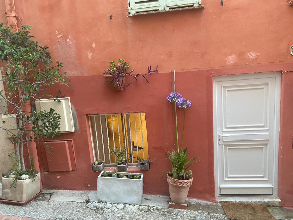 Joli Appart 29M2 En Vieille Ville Menton 2 Mins De La Mer エクステリア 写真