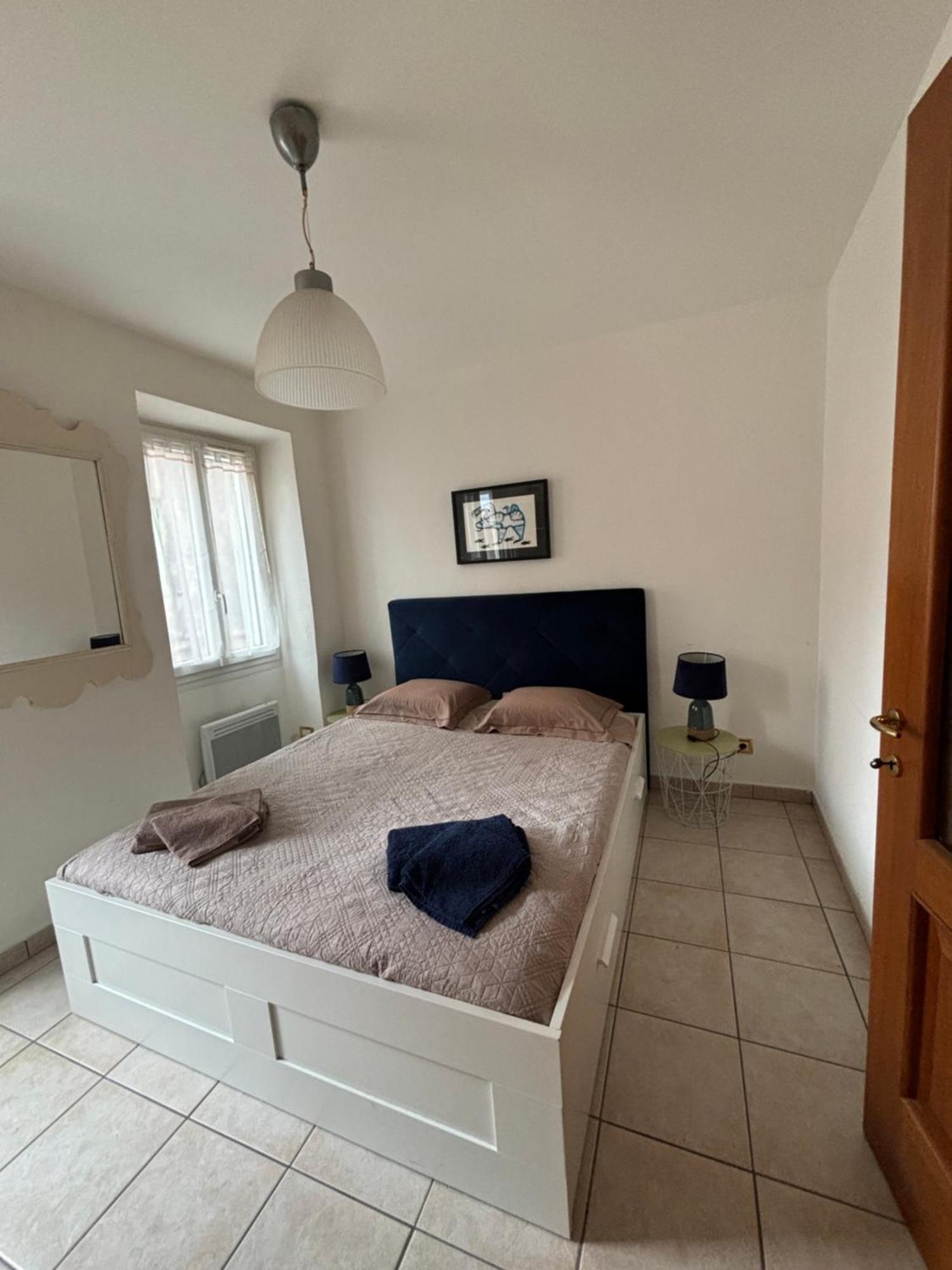 Joli Appart 29M2 En Vieille Ville Menton 2 Mins De La Mer エクステリア 写真